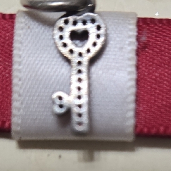 Pandora Symbol Of Trust Charm. Heart Key - Picture 2 of 3